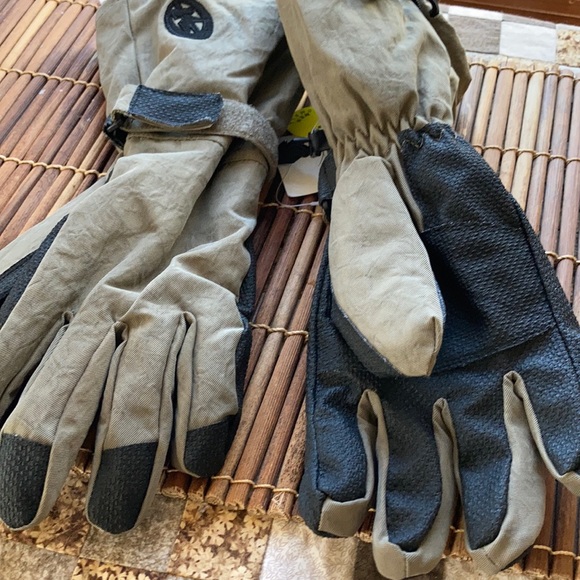 Kombi Snowboarding Gloves - Picture 9 of 9